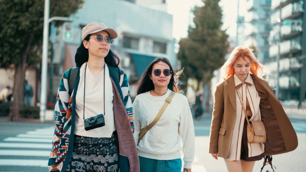 current fashion trends 2025